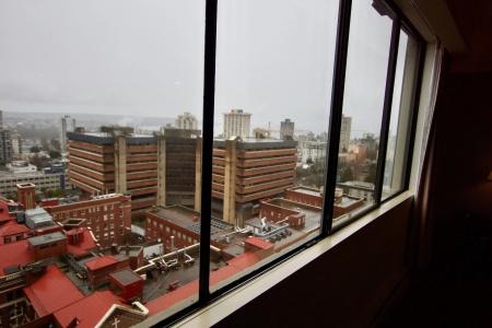 Century Plaza - 116