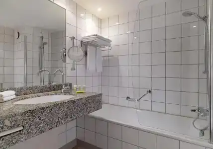Courtyard by Marriott Duesseldorf Hafen - 22