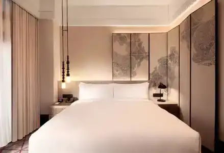 DoubleTree by Hilton Lakeside - 67