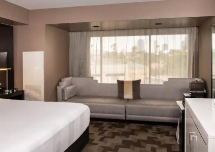 Beverly Hills Marriott - 33