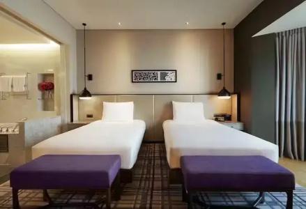 Hilton - 29