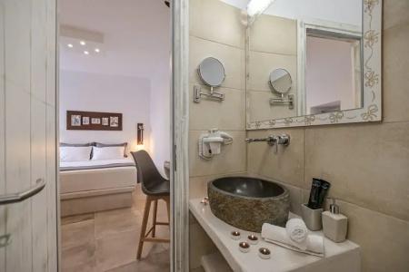 Venetian Suites - 122
