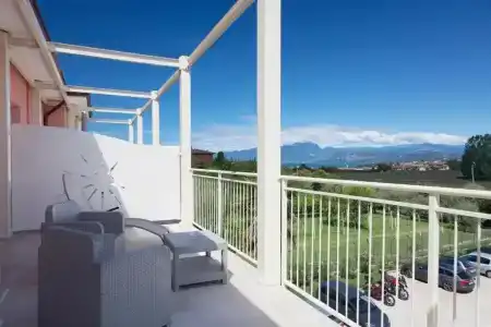 Bella Lazise - 48