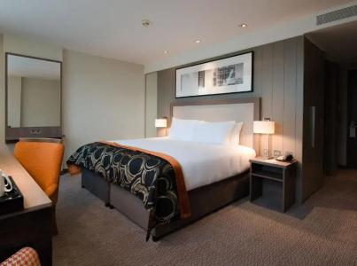 Clayton Chiswick - 8