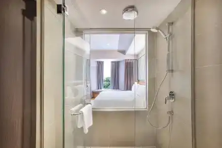 Peninsula Excelsior - 52