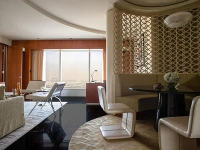 Jumeirah Emirates Towers - 83
