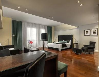 Broadway & Suites - 86