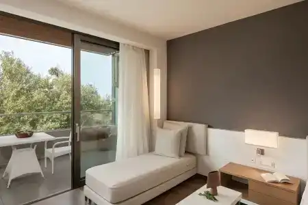 Avra Imperial - 32