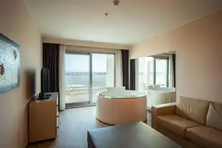 DoubleTree By Hilton Olbia - Sardinia - 9