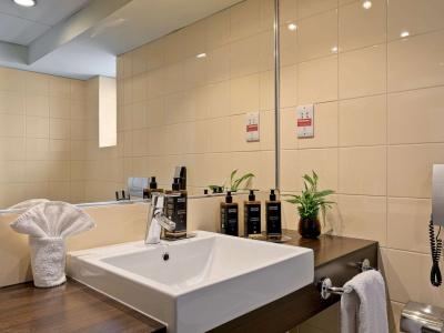 DoubleTree by Hilton Bucharest Unirii Square - 43