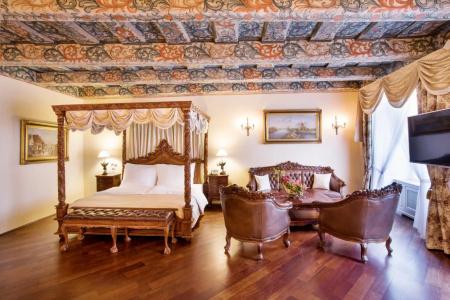 Iron Gate & Suites - 62