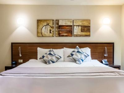 DoubleTree by Hilton Bucharest Unirii Square - 40