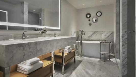 Four Seasons New Orleans - 61