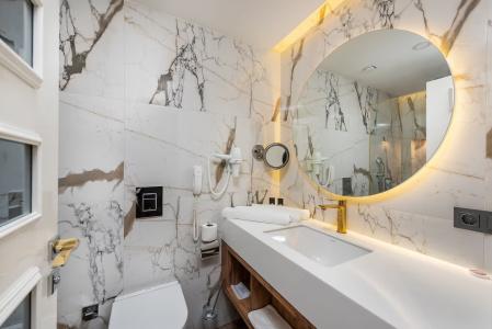 Elite Luxury Suite & Spa - 15