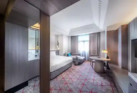 DoubleTree by Hilton Lakeside - 38