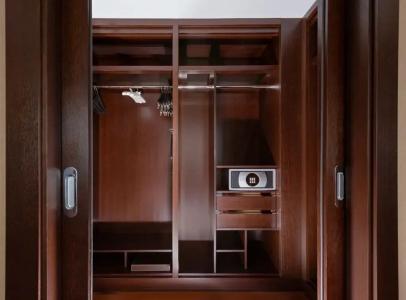 Ritz-Carlton - 38