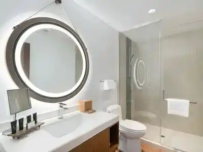 Hyatt Centric Waikiki Beach - 33
