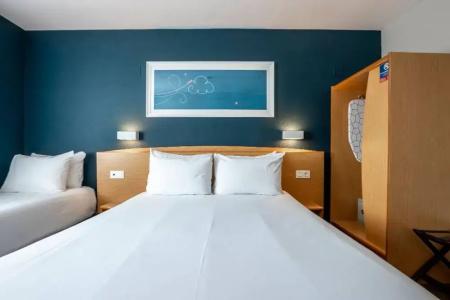 Travelodge Alicante Puerto - 77
