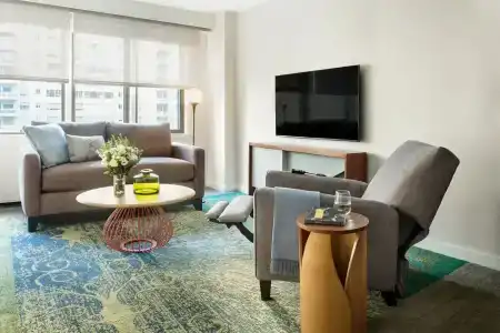 Gardens Suites by Affinia - 11