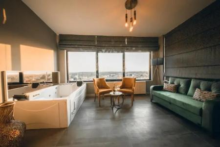 Edrin Otel - 26
