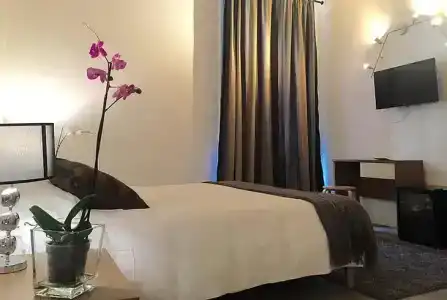 Giuturna Boutique - 22