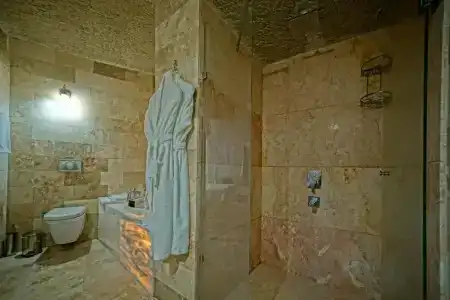 Holiday Cave - 135