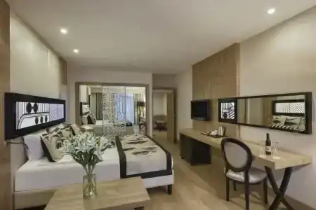 Delphin Imperial Lara - 56