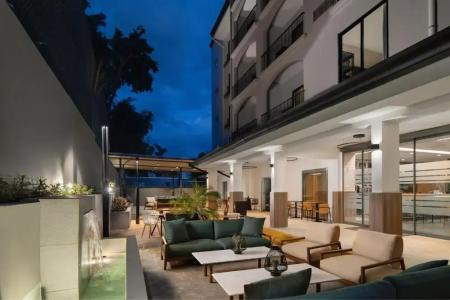 Courtyard by Marriott - 24