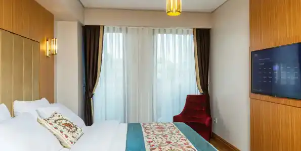 Obelisk & Suites - 8