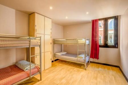 Villa Saint Exupery Beach Hostel - 58