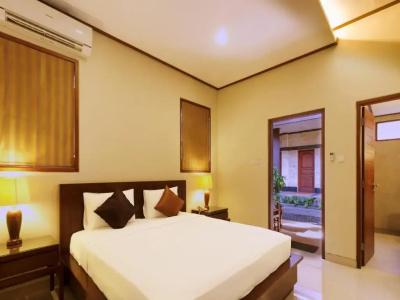 Yulia Beach Inn Kuta - 83