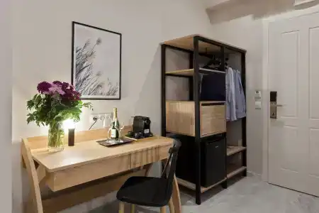 Trendy by Athens Primes - 81