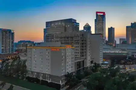 Hampton Inn Charlotte Uptown - 22