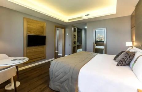 Holiday Inn Naples, An Ihg - 77