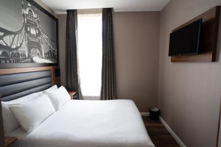 London Court - 50