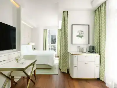 Lanson Place - 15