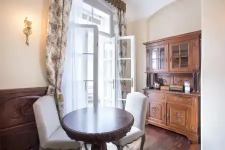 Iron Gate & Suites - 53