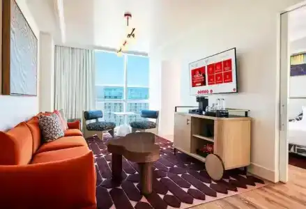 Virgins Las Vegas, Curio Collection by Hilton - 120