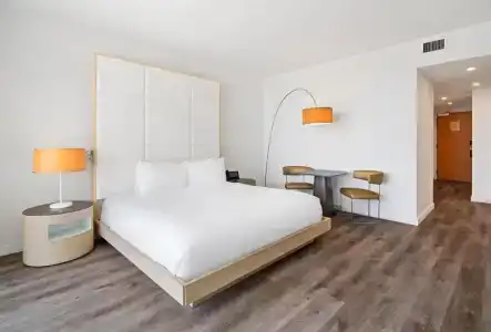 The Gabriel Miami Downtown, Curio Collection by Hilton - 55
