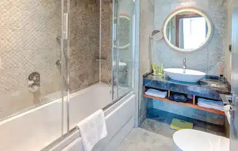 DoubleTree by Hilton Istanbul - Piyalepasa - 41