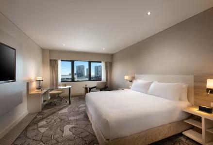 Hilton - 34