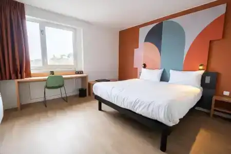 ibis Mons Centre Gare - 4