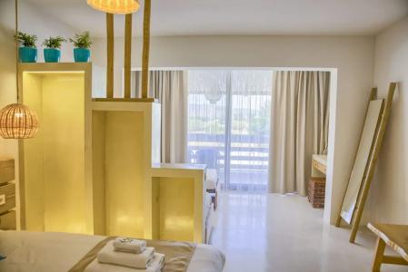 Alia Luxury Suites - 75