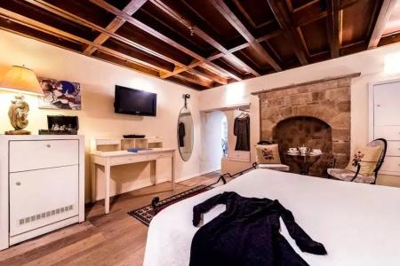 Avalon Boutique Suites - 33