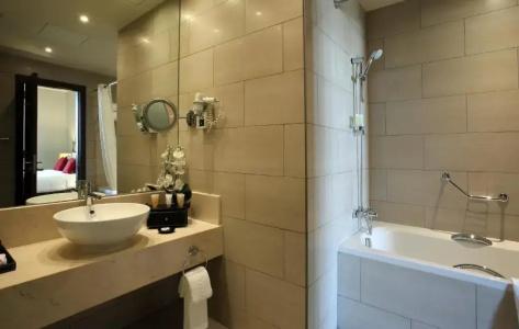 Ramada Downtown Abu Dhabi - 15