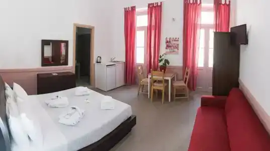 Douskos Guesthouse - 81