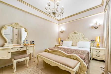 Elegance East - 40