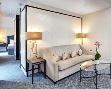 The Waldorf Hilton - 107