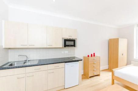 London House - 103