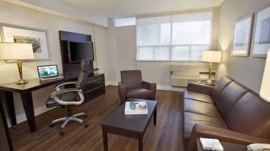 Town Inn Suites - 70